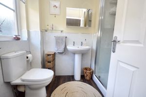 En-suite- click for photo gallery